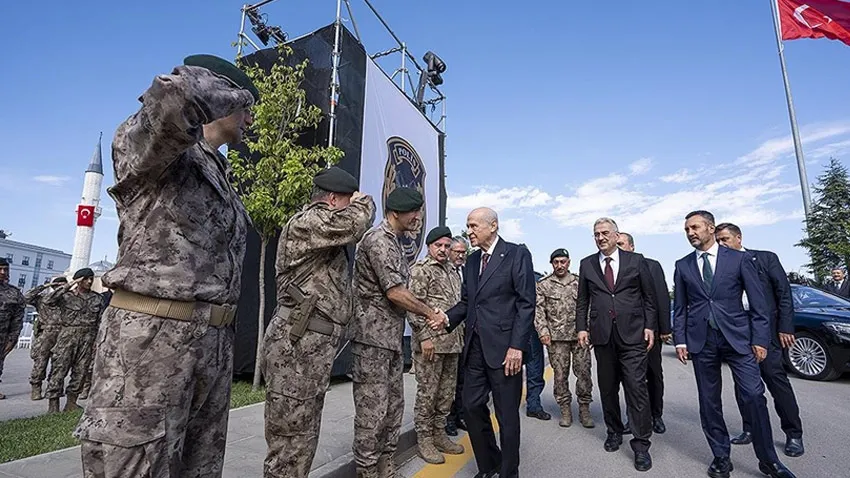 Bahçeli, Özel Harekat Başkanlığını ziyaret etti!