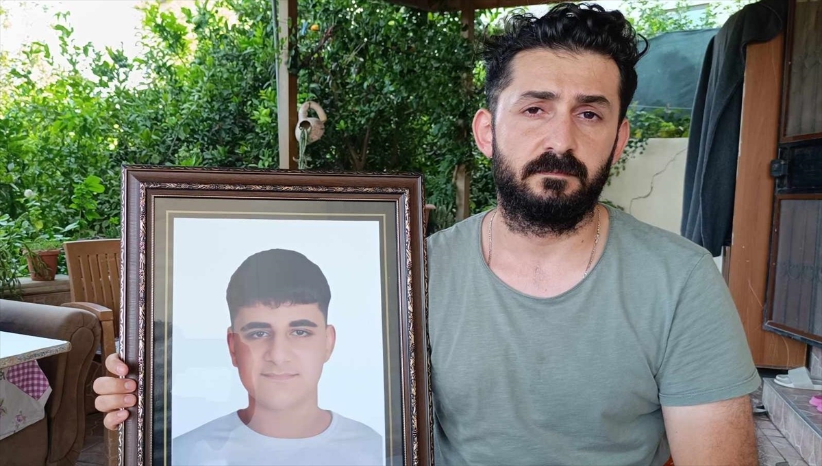 Sahipsiz Köpeğin Neden Olduğu Kazada Ölen Gencin Ailesinin Acısı Dinmiyor