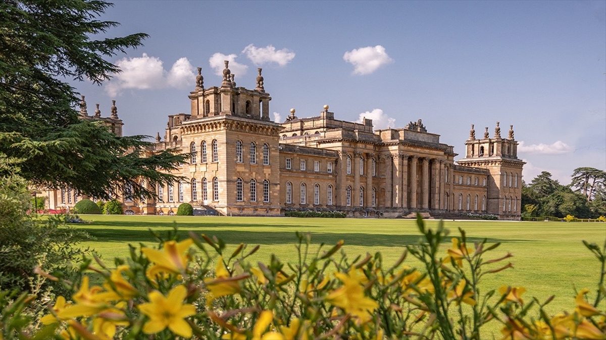 İngiltere'de Kraliyet Ailesine Ait Olmayan Tek Saray: Blenheim