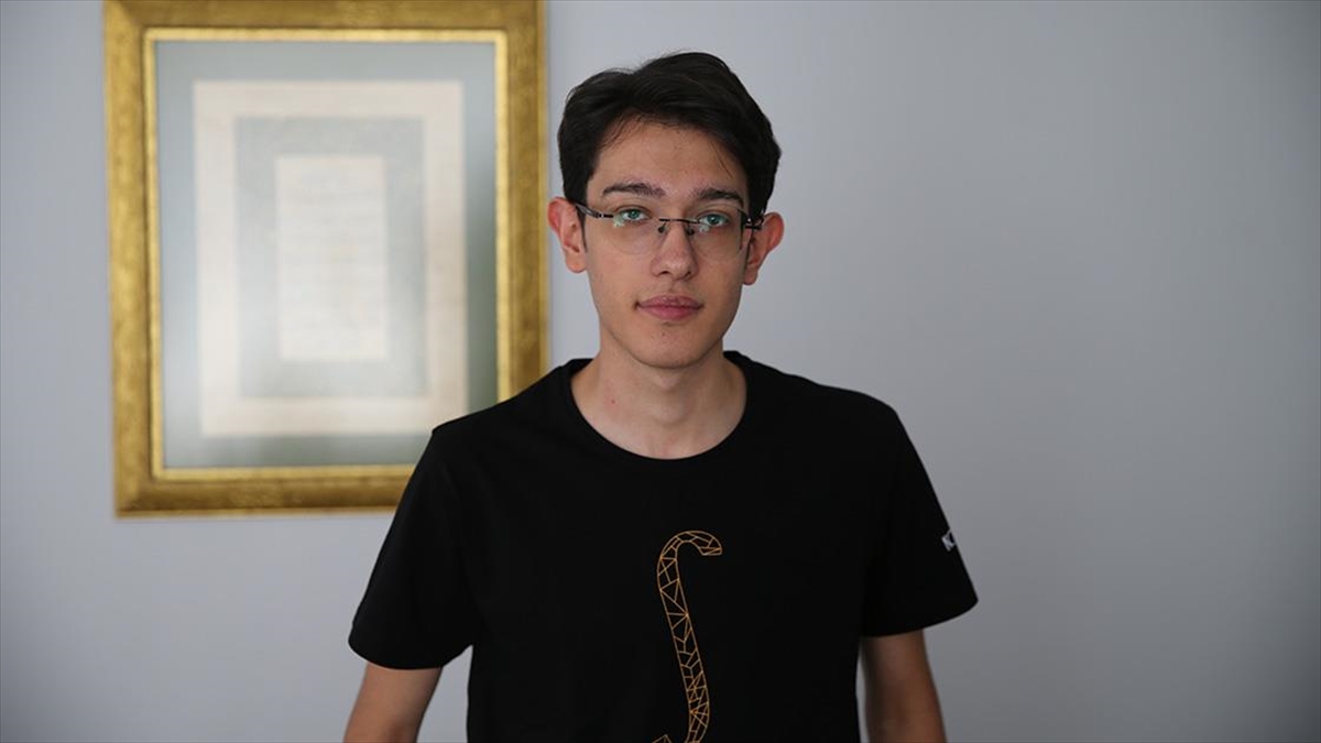 Depremzede Arda, Yks'de Ayt Sayısal Türkiye Birincisi Oldu