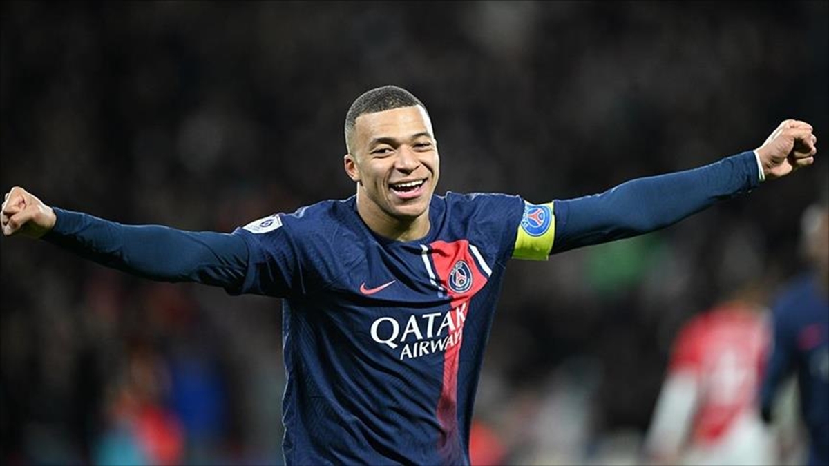 Real Madrid'de Kylian Mbappe için görkemli imza töreni!