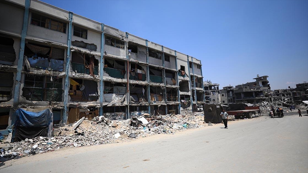 İsrail Ordusu Son 10 Günde Gazze'de 8 Okula Saldırı Düzenledi