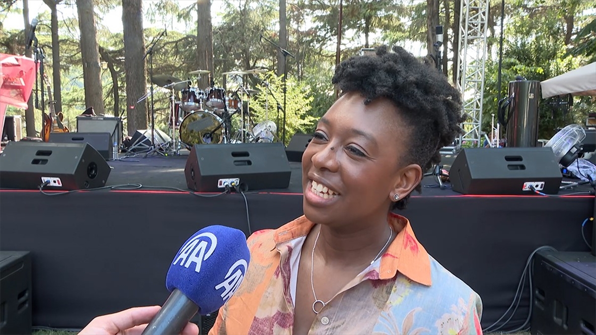 İngiliz Caz Müzisyeni Yolanda Brown, Seyirciyle Etkileşimde Olmayı Önemsediğini Belirtti