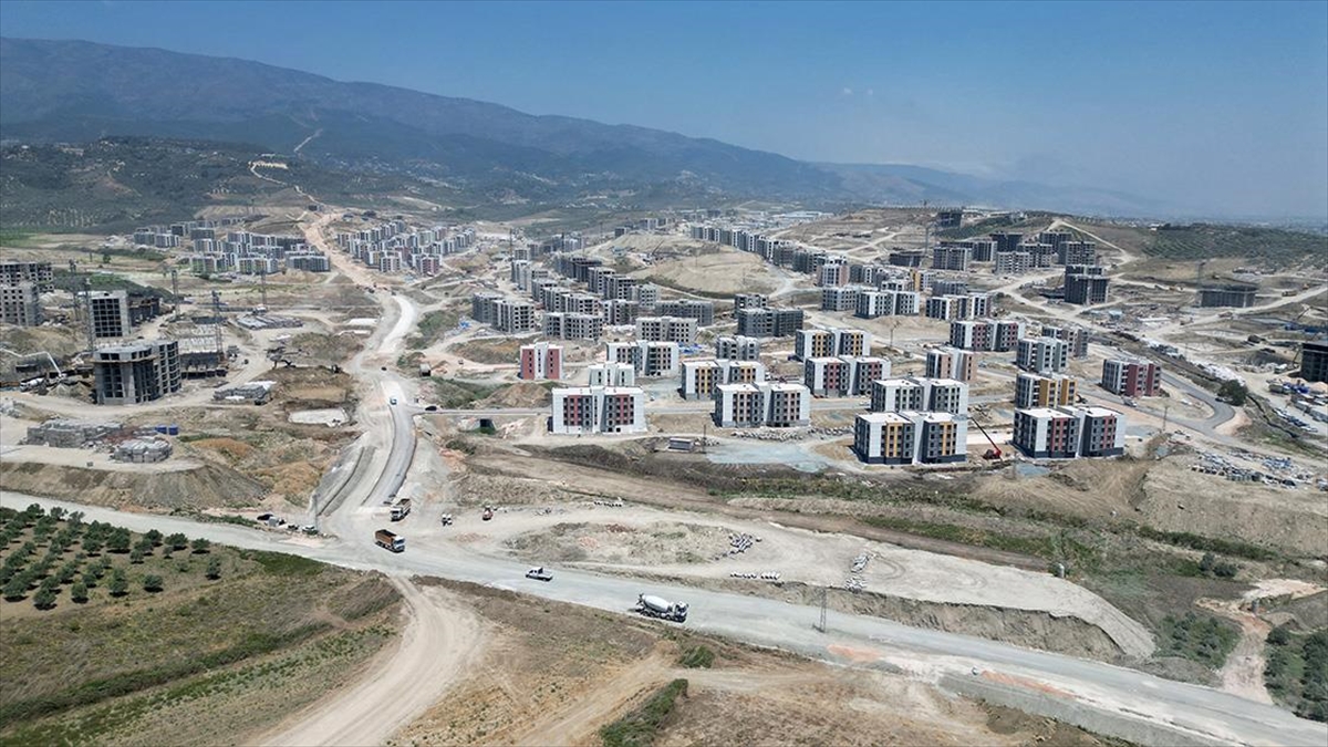 Hatay Dikmece'deki 10 Bin 335 Deprem Konutunun İnşası Sürüyor