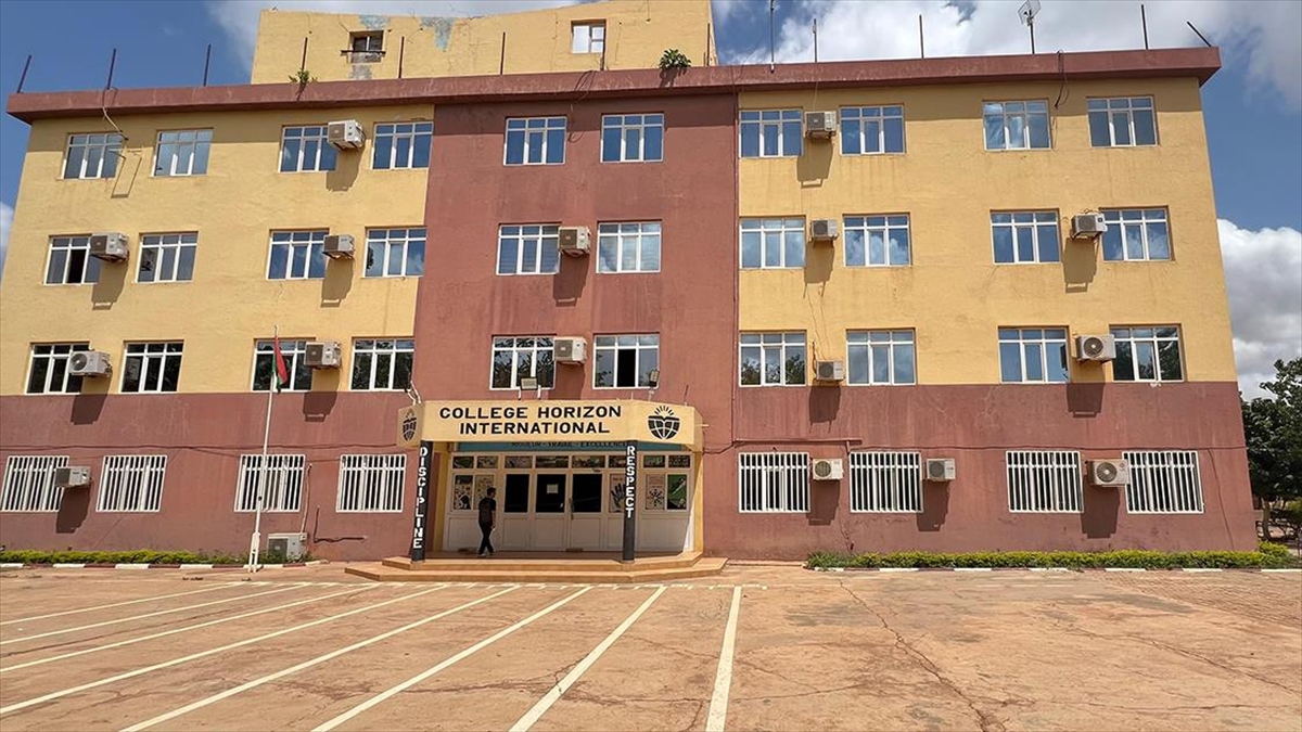 Burkina Faso'daki Fetö Okulları Türkiye Maarif Vakfına Devredildi