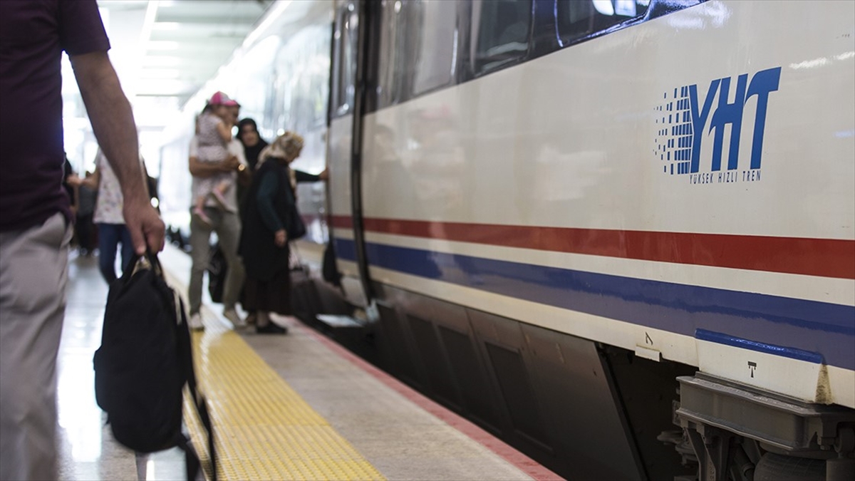 İndirimli Biletle 353 Binden Fazla Emekli Seyahat Etti