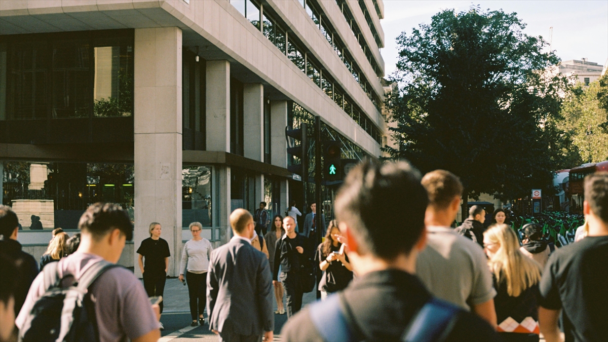 Avrupa'da Ekonomik Büyüme Durgunlaşırken Şirketler İşten Çıkarmalara Devam Ediyor