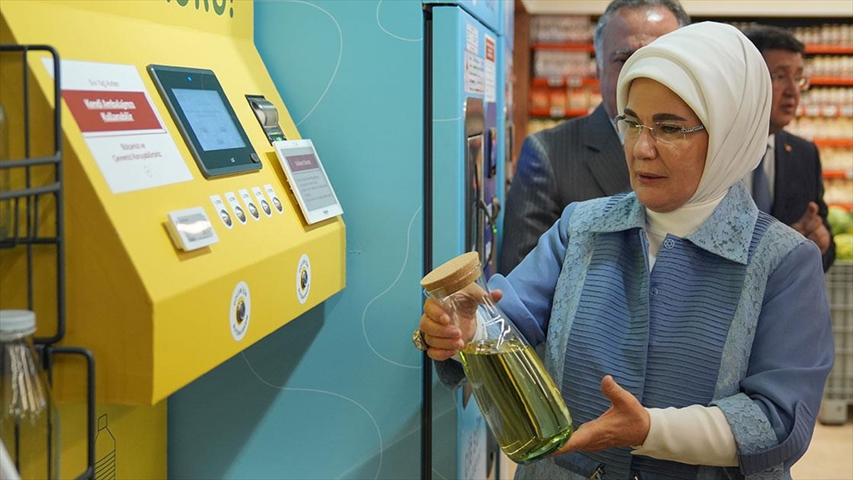 Emine Erdoğan, Atıksız Alışverişi Teşvik Eden Marketi Ziyaret Etti