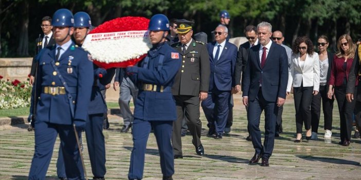 Kktc'nin Ankara Büyükelçisi Korukoğlu, Anıtkabir'i Ziyaret Etti
