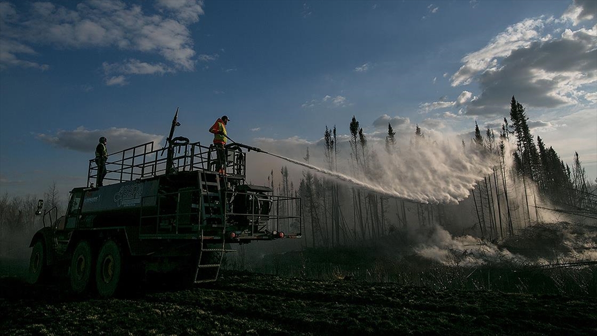 Kanada'daki Orman Yangınları 95 Bin Hektarlık Alana Yayıldı