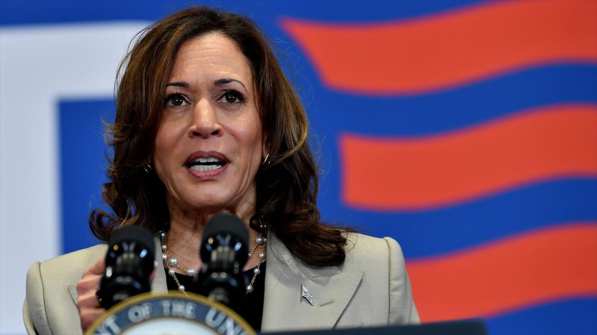 Biden, Kamala Harris'i Desteklediğini Duyurdu