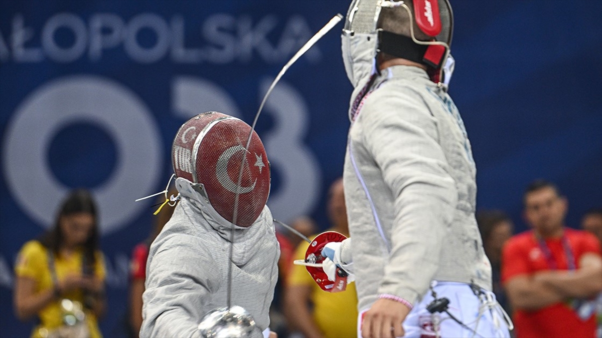 Türkiye Eskrimde 2 Sporcu İle Piste Çıkacak