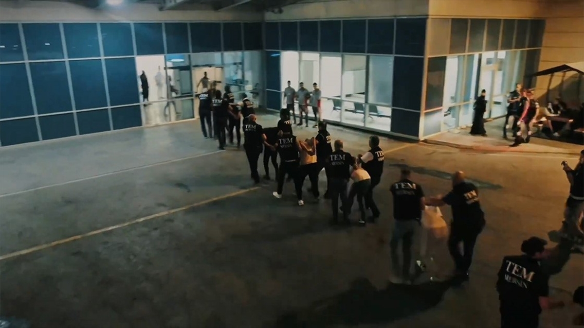 Bakan Yerlikaya'dan Mersin'de Terör Örgütü Pkk Elebaşı Lehine Slogan Atan Şüphelilerle İlgili Açıklama