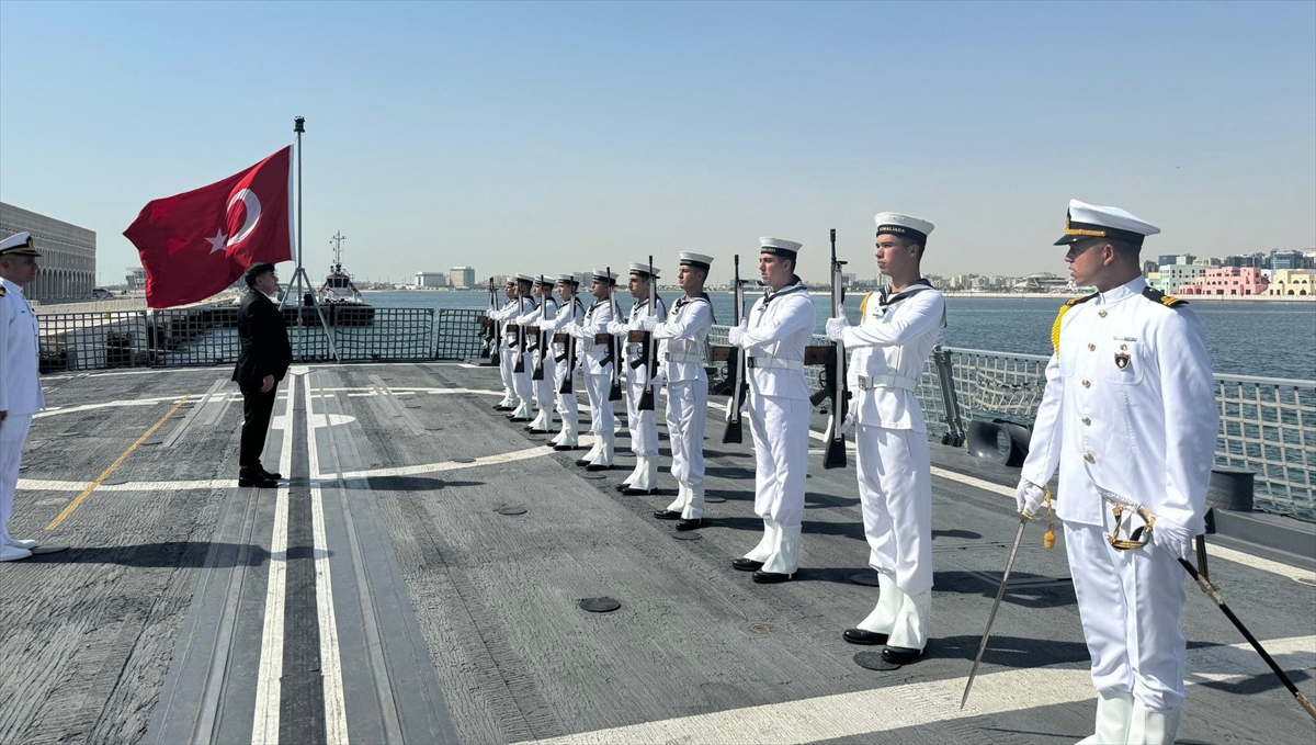 Tcg Kınalıada, Katar’ın Doha Limanı'nı Ziyaret Etti