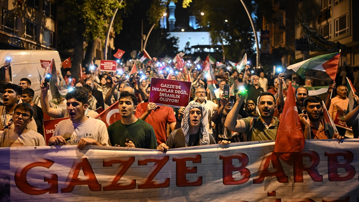 İsrail'in Gazze'ye yönelik saldırıları Ankara'da protesto edildi