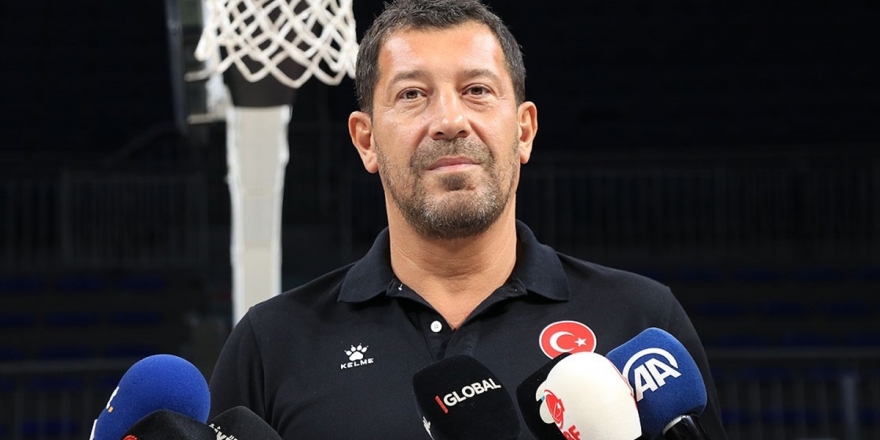 A Milli Basketbol Takımı Başantrenörü Sarıca: ABD'den Çekinmiyoruz