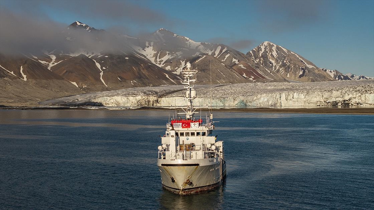 Bilim İnsanlarının Kuzey Kutup Rotası: Arktik Okyanusu
