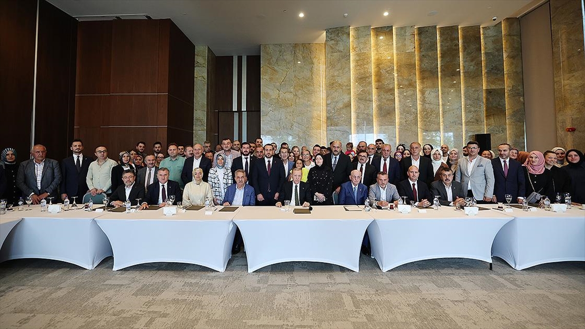 Cumhurbaşkanı Ve Ak Parti Genel Başkanı Erdoğan, Partisinin Rize İl Teşkilatı Toplantısına Katıldı