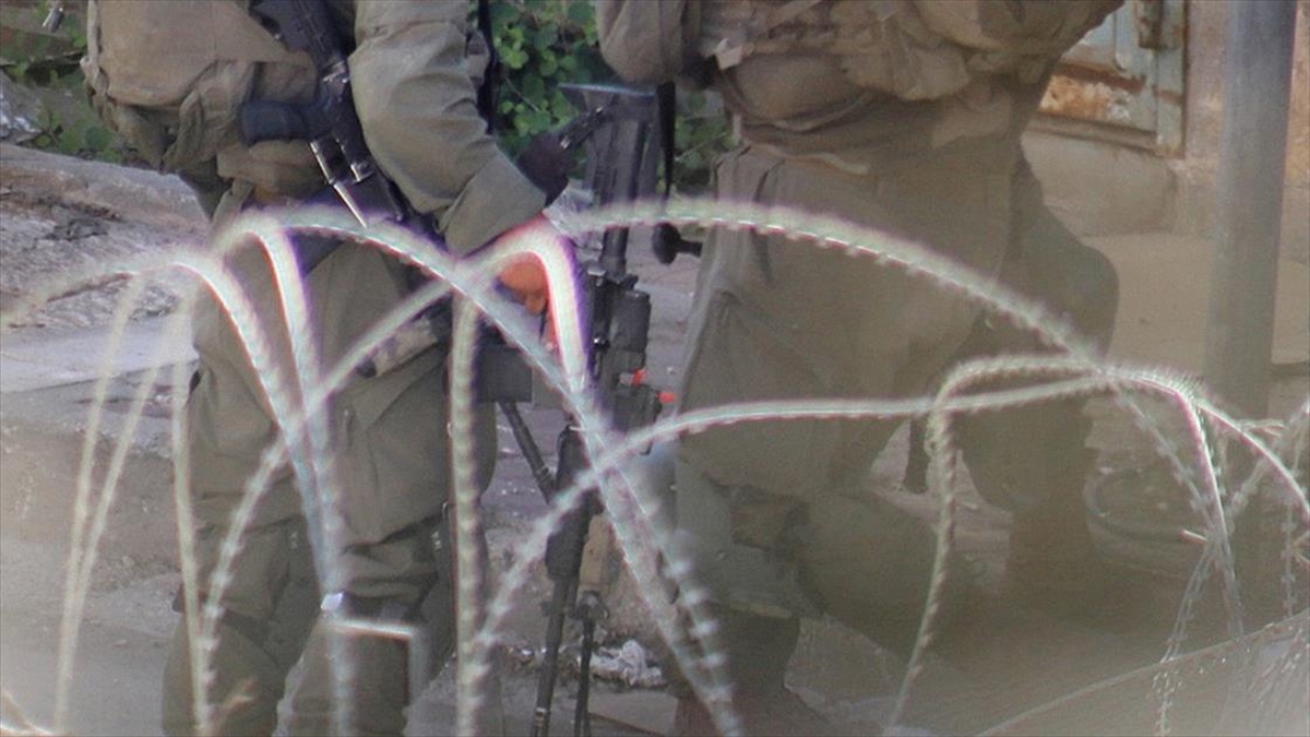 İsrail'de Filistinli Tutukluya Cinsel İşkence Eden Askerlerin Gözaltına Alınması Krizi Devam Ediyor