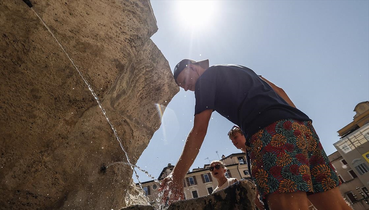 İtalya'da Aşırı Sıcaklar Nedeniyle 13 Kentte "kırmızı Alarm" İlan Edildi