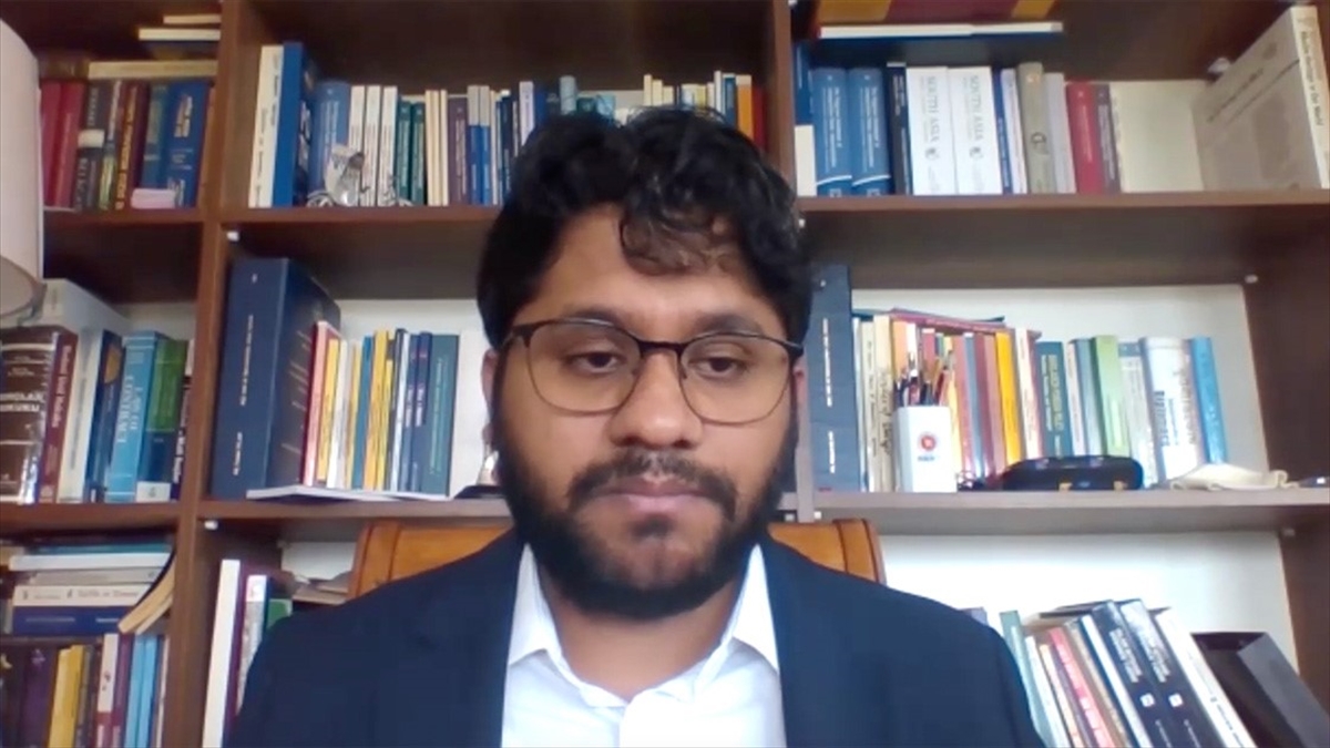 Bangladeş'te Kota Protestoları Sonrası Süren Kısıtlamalar Endişeye Yol Açıyor