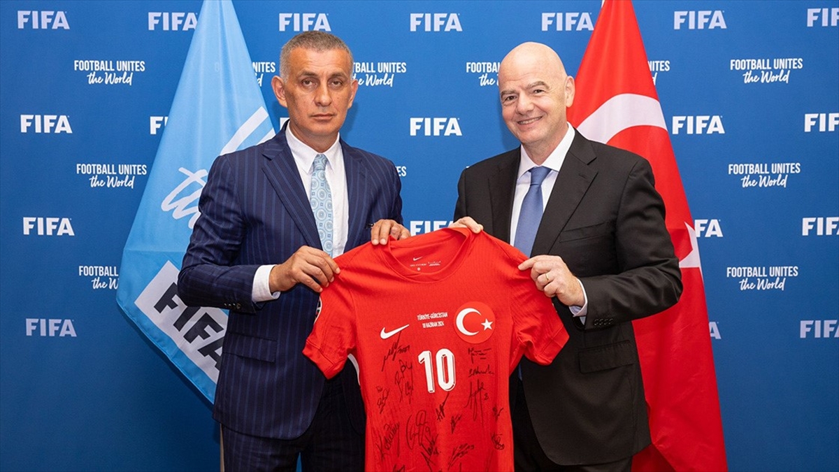 İbrahim Hacıosmanoğlu ve Gianni Infantino bir araya geldi