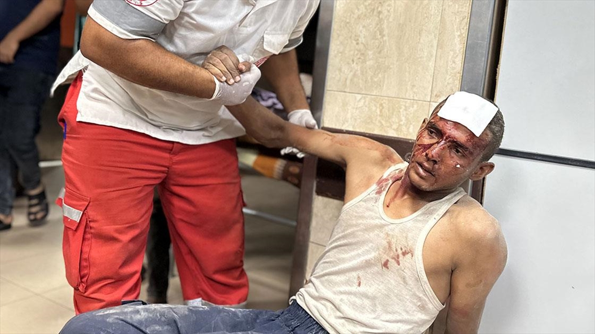 İsrail Güçlerinin, Batı Şeria'da Otomobile Düzenlediği Hava Saldırısında 5 Filistinli Öldü