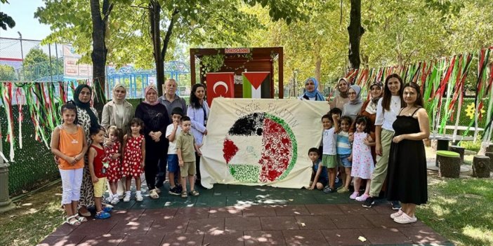 Kocaeli'de Çocuklar, Gazzeli Akranlarıyla Dayanışma İçin Parmak Ve El Baskısıyla Karpuz Resmetti