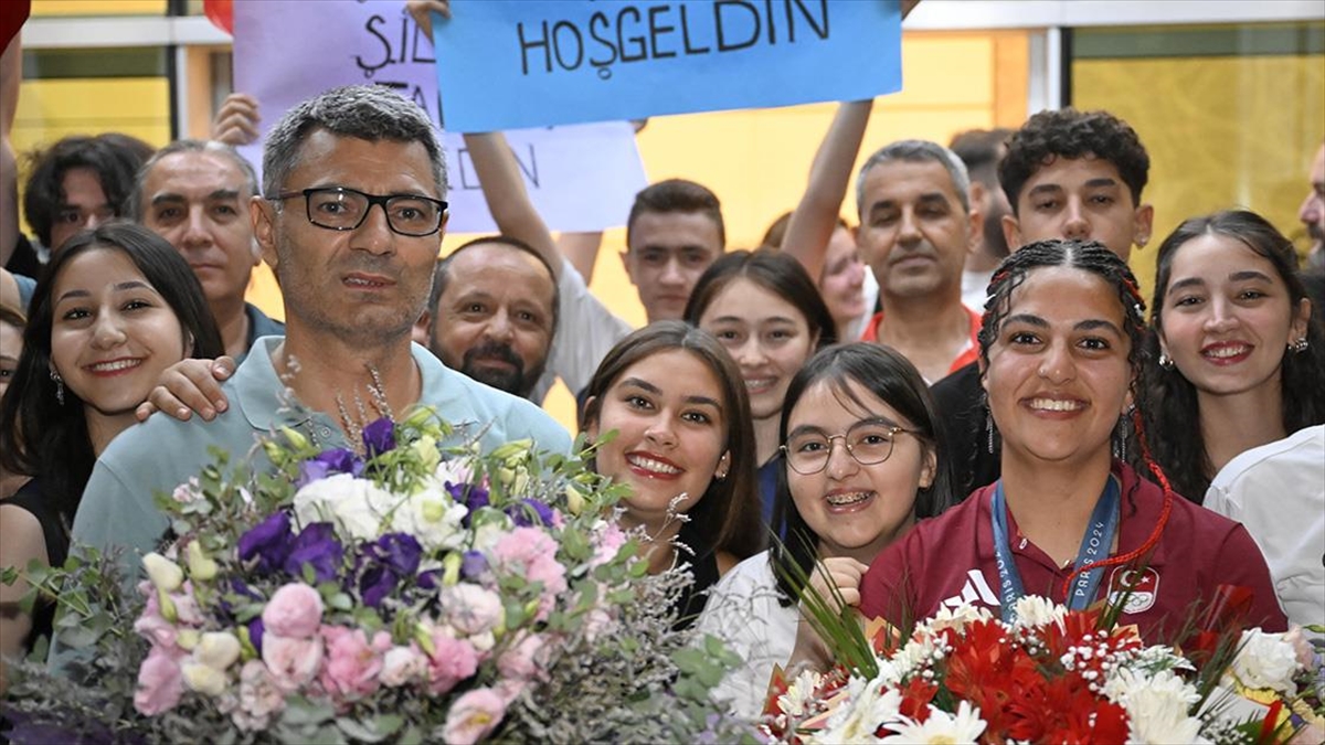 Olimpiyat İkincisi Milli Atıcı  Şevval İlayda Tarhan Ankara'ya Geldi