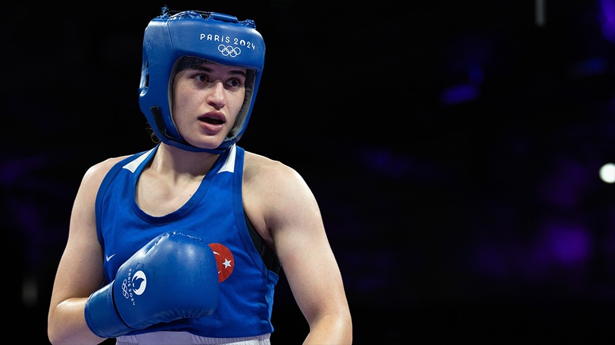 Milli boksör Esra Yıldız Kahraman'dan bronz madalya