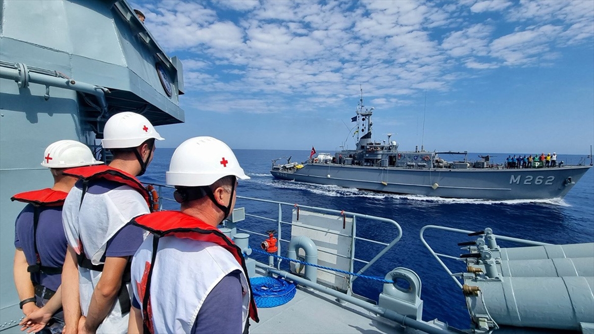 Tcg Enez Mayın Avlama Gemisinden Yunanistan'a Liman Ziyareti