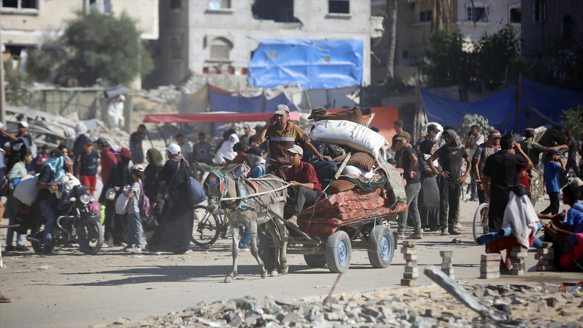 BM: İsrail'in Son Tahliye Emrinin Ardından Binlerce Filistinli Gazze'nin Batısına Kaçıyor