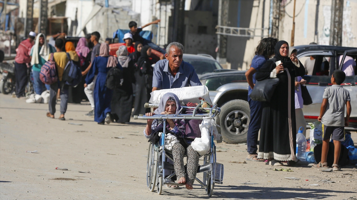 Bm: İsrail'in Son Tahliye Kararı 60 Bin Filistinliyi Gazze'nin Batısına Yöneltti