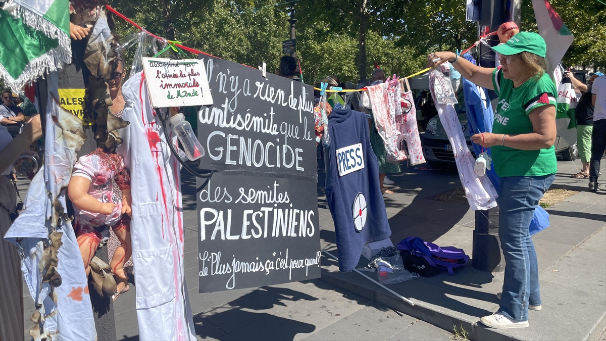 Paris'te Filistin'e Destek Gösterisi Düzenlendi