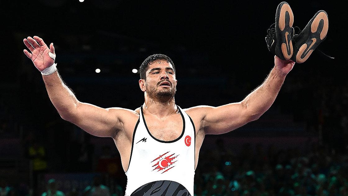 "türk Sporunun Yaşayan Efsanesi" Mindere Paris'te Veda Etti