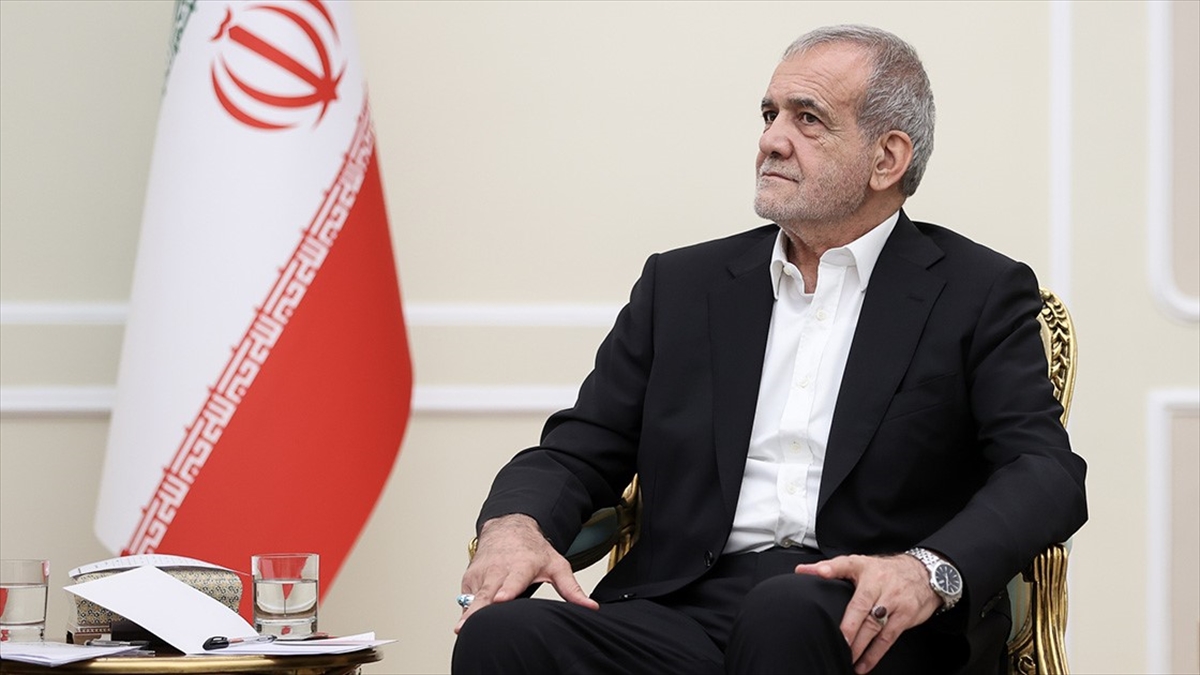 İran Cumhurbaşkanı Pezeşkiyan'ın Sunacağı Kabine Listesi Reformistleri Rahatsız Etti