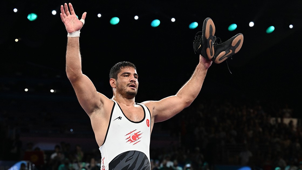 Güreşi Bırakan Taha Akgül'den Veda Mesajı