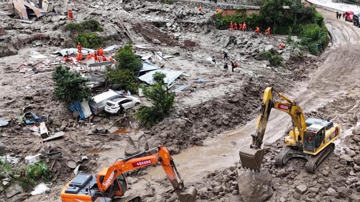 Çin'in Güneybatısında Şiddetli Yağışlar Nedeniyle 80 Binden Fazla Kişi Tahliye Edildi