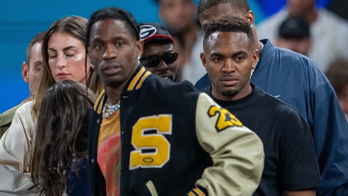 Paris'te Gözaltına Alınan Abd'li Rap Sanatçısı Travis Scott Serbest Bırakıldı