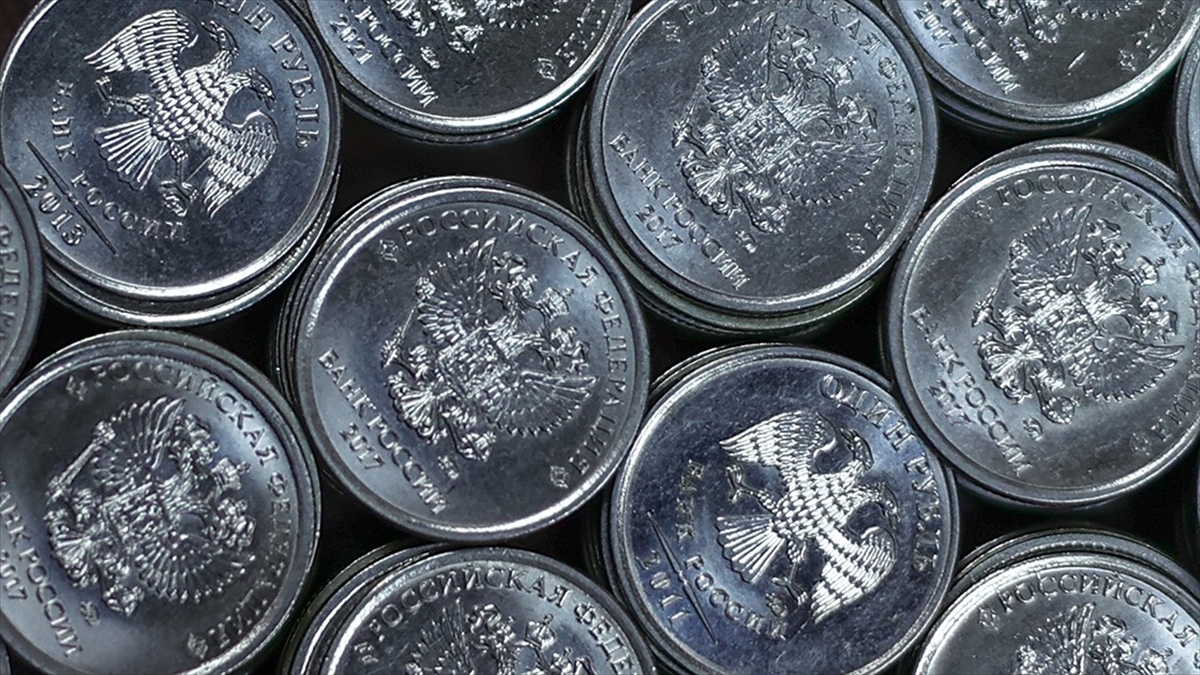 Rus Rublesi, Ukrayna Ordusunun Kursk Bölgesine Saldırısının Devam Etmesiyle Değer Kaybetti