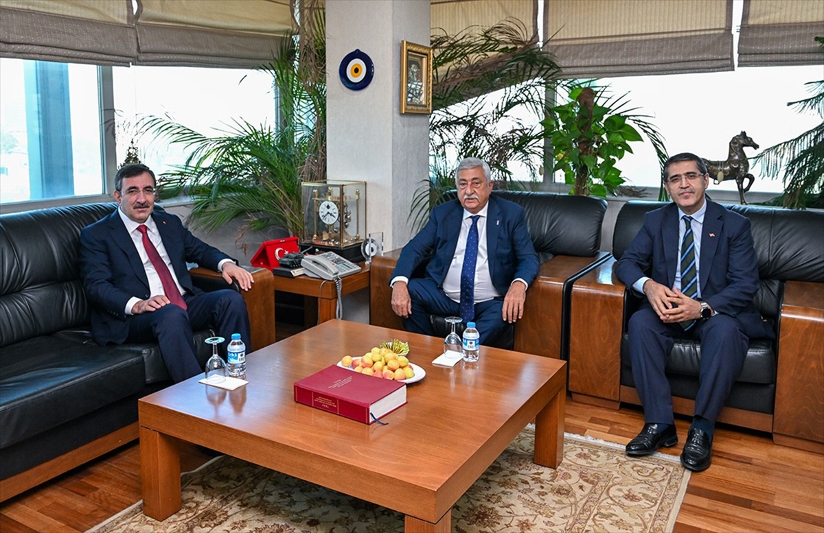 Cumhurbaşkanı Yardımcısı Yılmaz, Tesk'i Ziyaret Etti