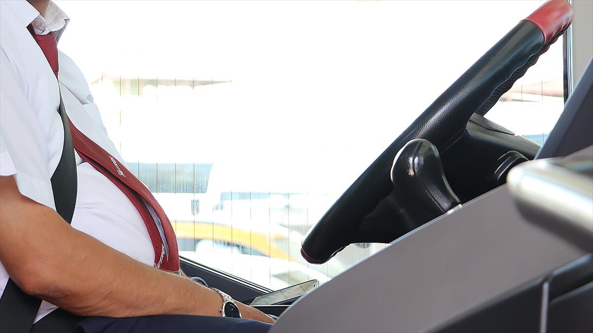 Uzmanından Otobüs Sürücülerine "Yol Hipnozu" Uyarısı