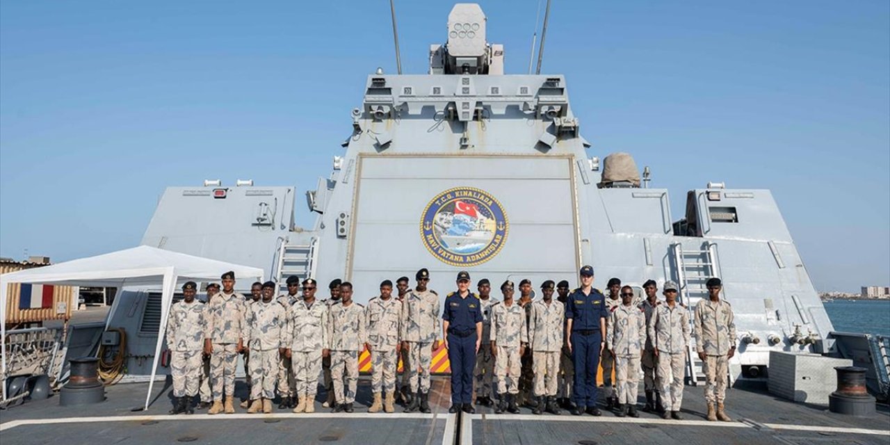 TCG Kınalıada Korvetinden "Deniz Haydutluğu" İle Mücadeleye Destek