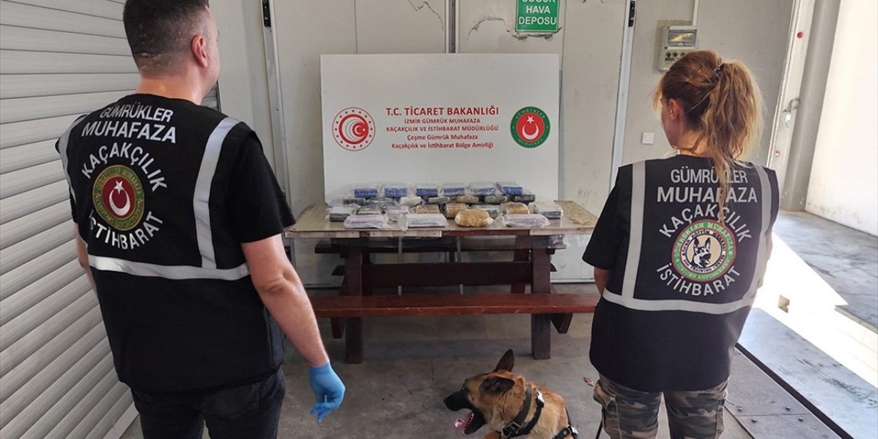 Taşucu Ve Çeşme Limanlarında 40 Kilogram Uyuşturucu Ve 7 Milyona Yakın Uyuşturucu Hap Ele Geçirildi