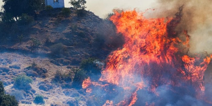 İzmir'deki yangın korkutuyor! Alevler kontrol altına alınamadı