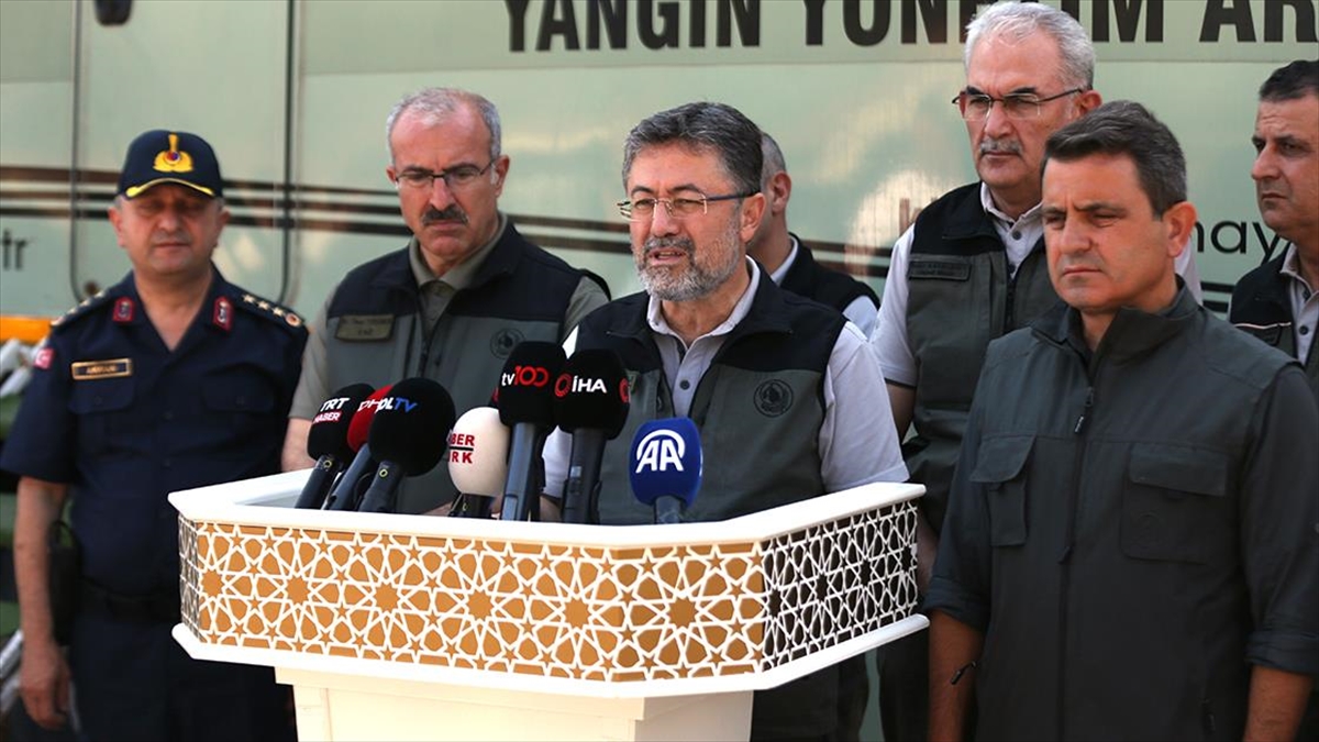 Bakan Yumaklı: Bugün Ülke Genelinde 47 Yangın Çıktı, 17'sine Müdahalelerimiz Devam Ediyor