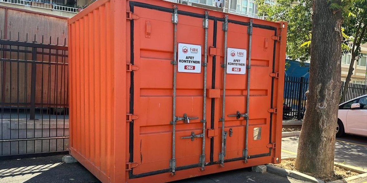 İstanbul'un Yeterince Bilinmeyen Turuncu Kutuları: "Deprem Afet Konteynerleri"
