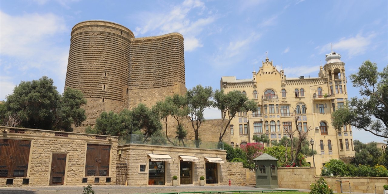 Bakü'nün Tarihi Sembolü Kız Kalesi Zamana Meydan Okuyor