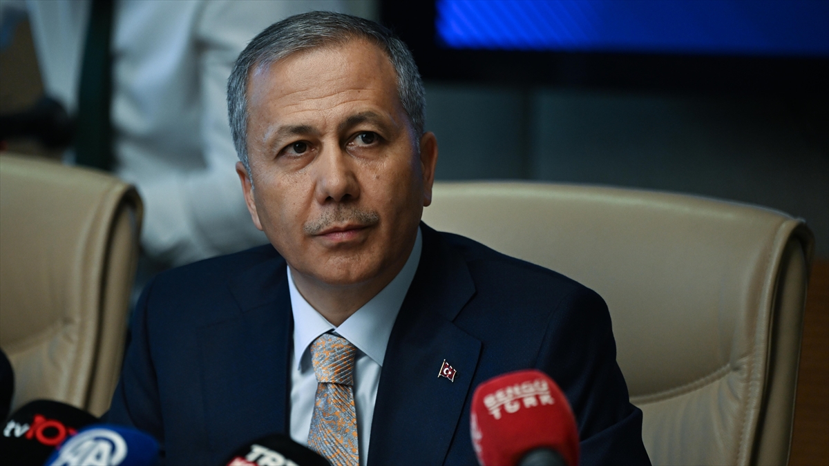 Bakan Yerlikaya: Yangının Etkilediği İllere 13,5 Milyon Lira Gönderdik