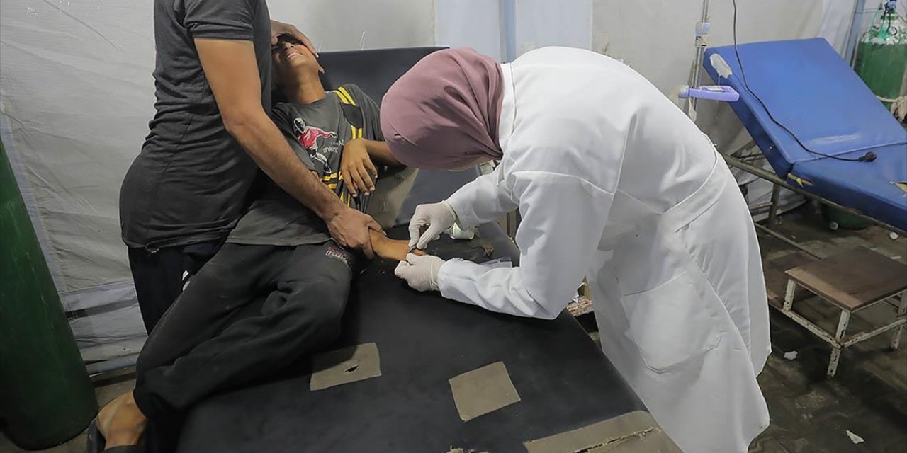 İsrail'in Gazze'ye Düzenlediği Saldırılarda 885 Sağlık Çalışanı Ve 289 İnsani Yardım Görevlisi Öldü